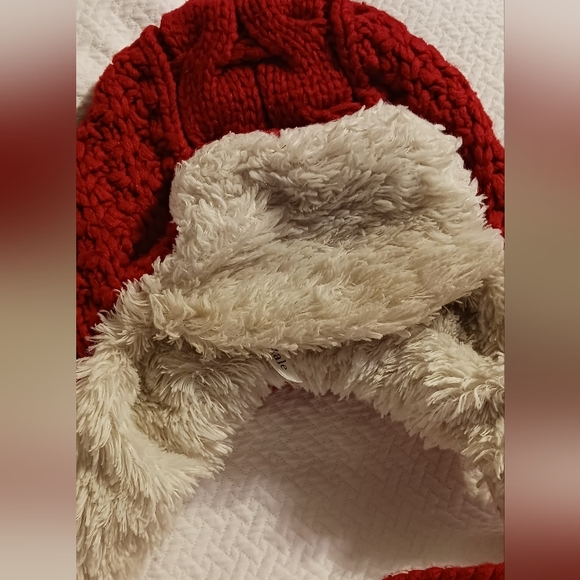 Aeropostale red fuzzy warm winter hat - Picture 3 of 4